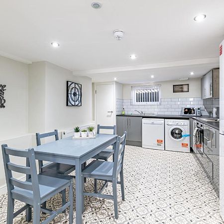 Luxury 5 Bedroom Holiday Home Within Prescot Eksteriør billede